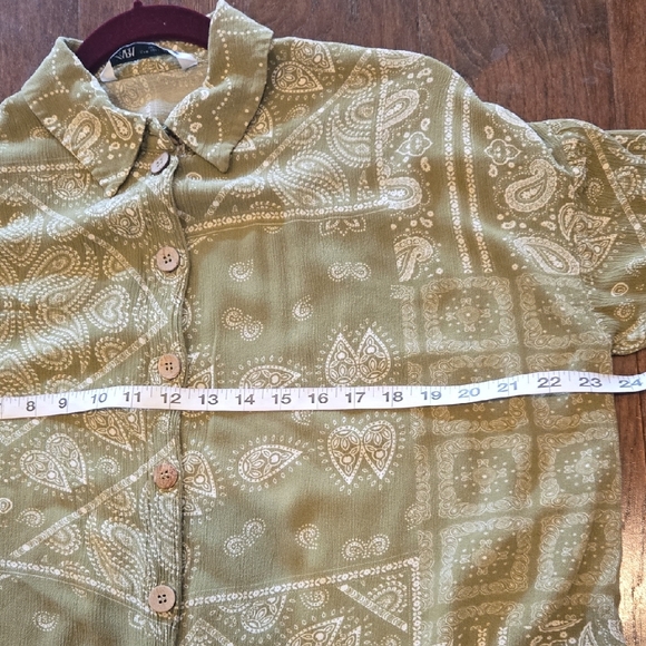 Zara Olive Green & White Bandana Print Button Down Boxy Cropped Shirt. - Picture 7 of 9